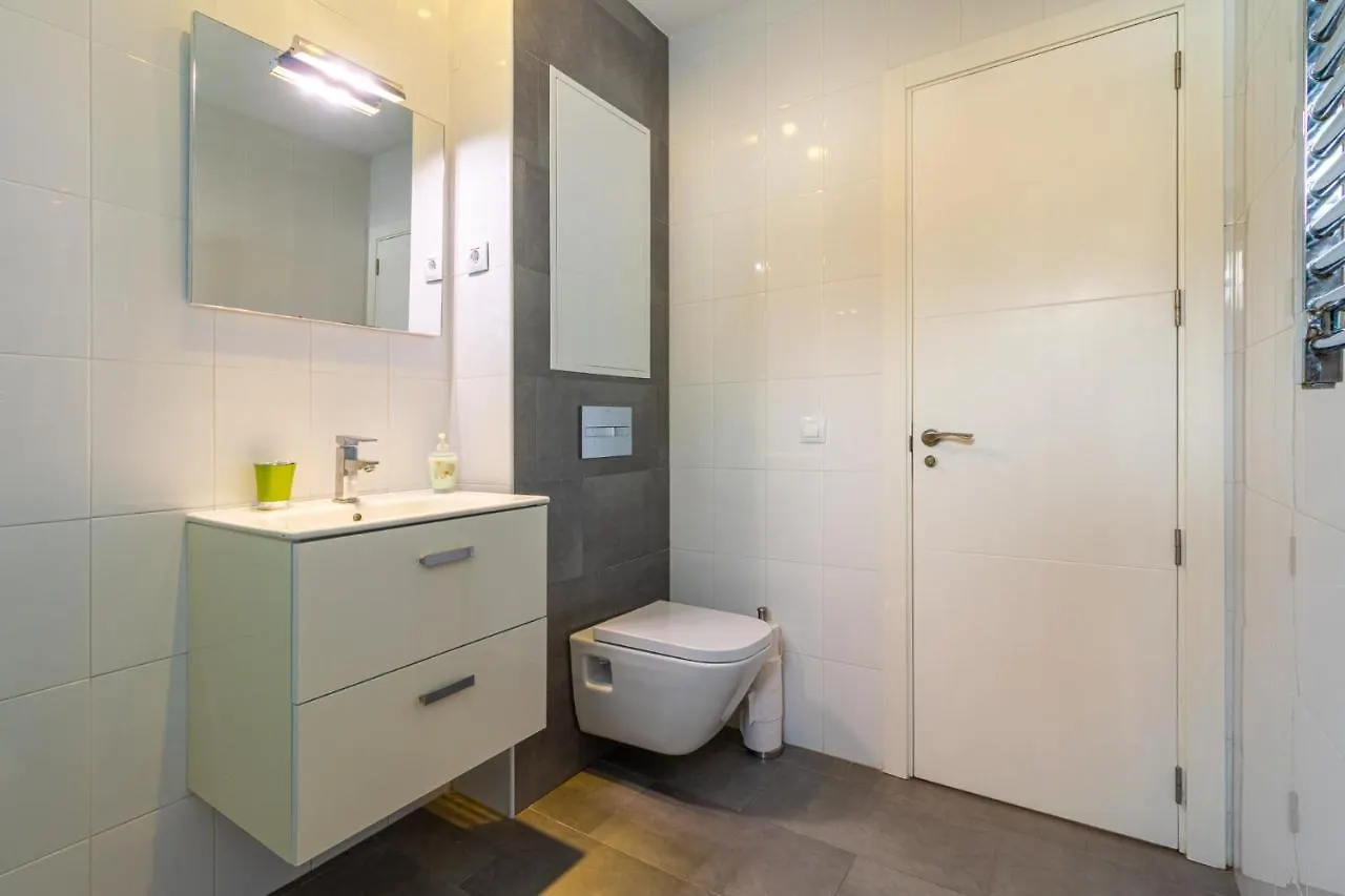 Apartment Flatguest Carpe Mogan - Beach - Balcony - Wifi