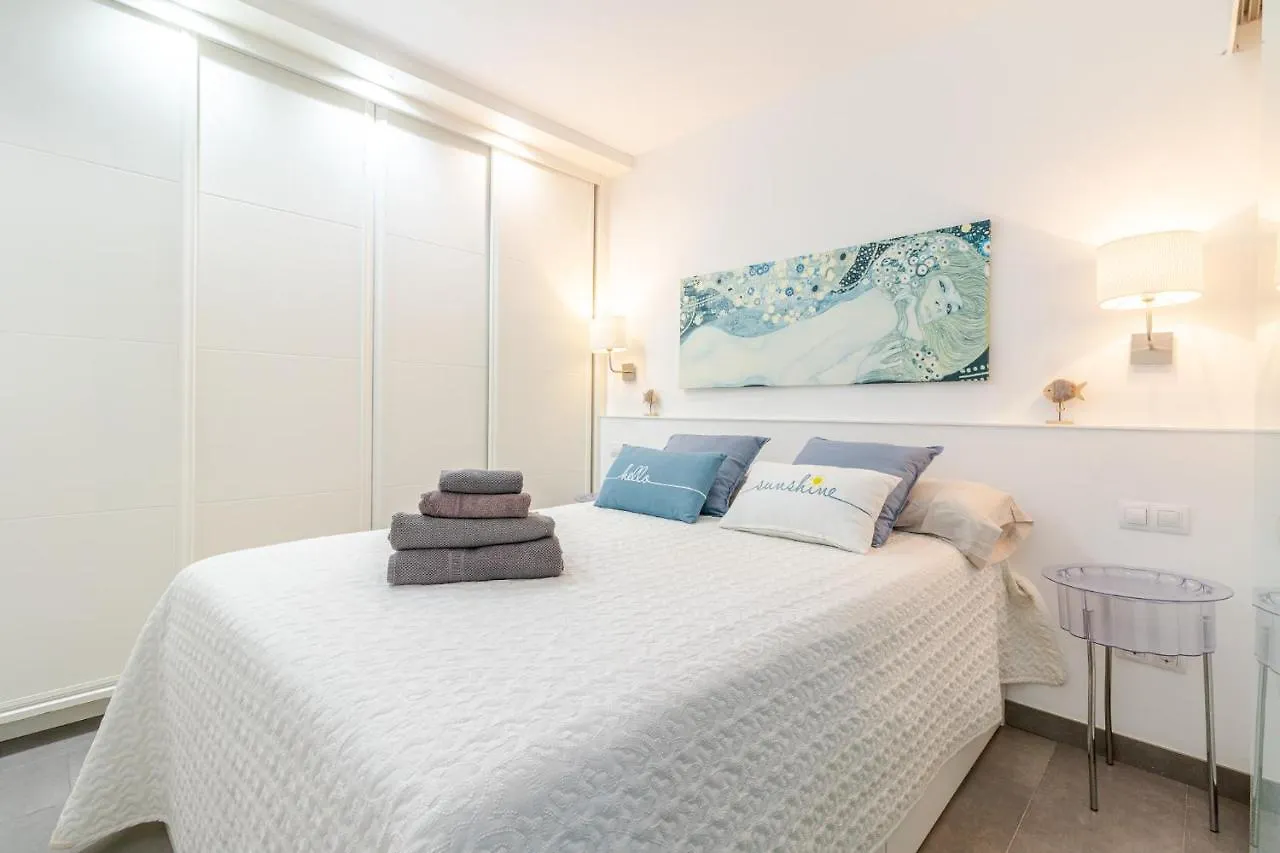 Flatguest Carpe Mogan - Beach - Balcony - Wifi Apartment 0*,  Spain