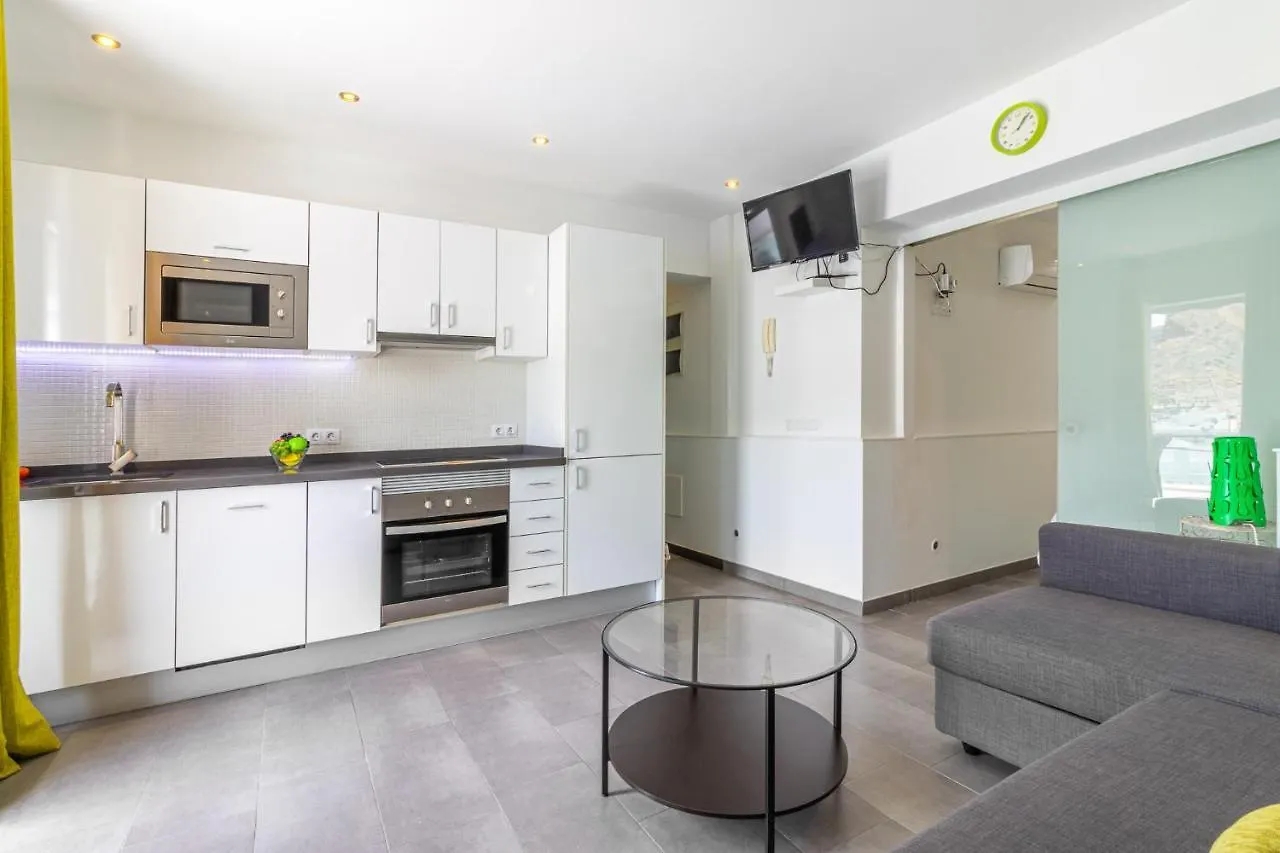 Flatguest Carpe Mogan - Beach - Balcony - Wifi דירה