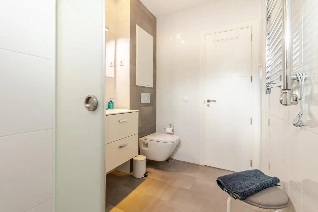 Flatguest Carpe Mogan - Beach - Balcony - Wifi ספרד