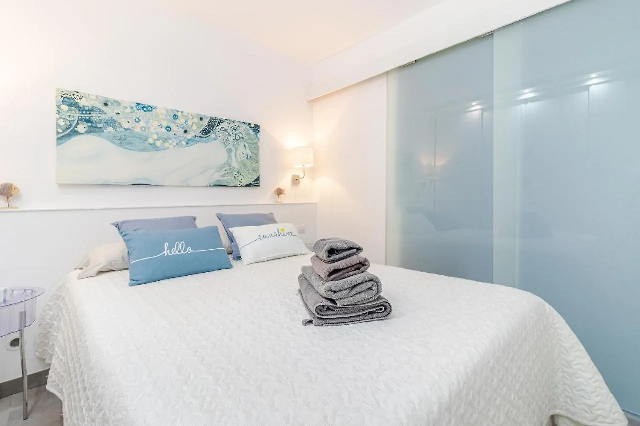 Flatguest Carpe Mogan - Beach - Balcony - Wifi 0*,  ספרד